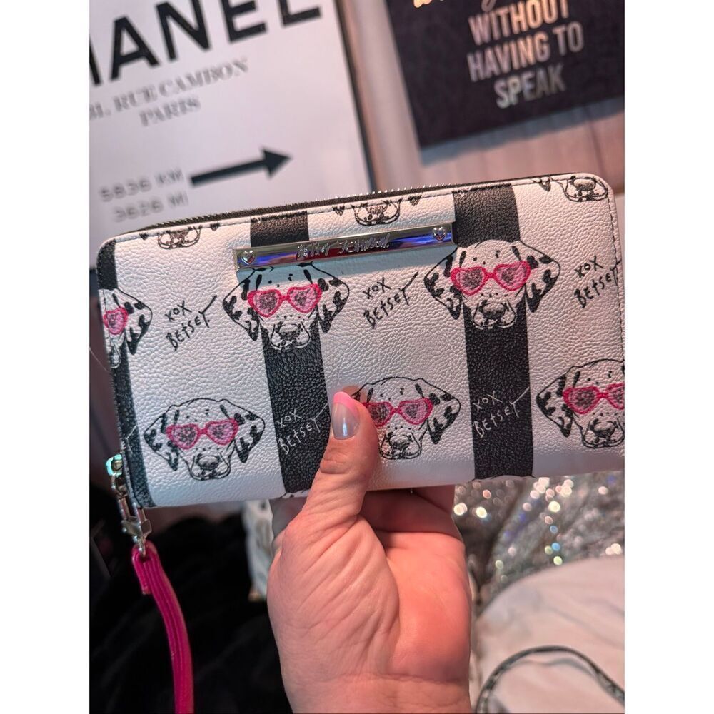 betsey johnson dog/lab/Dalmatian sunglasses stripe trifold wallet